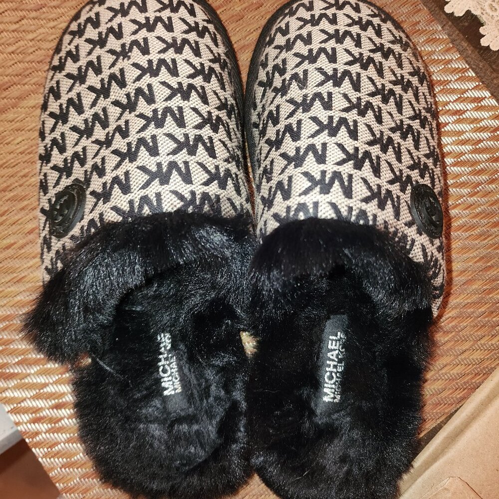 Michael Kors slippers